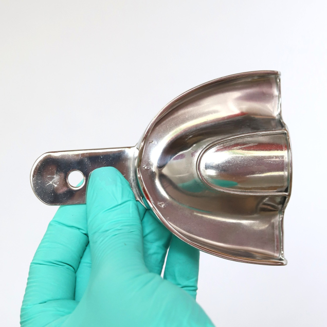 Fém, peremes, sima kanál, felső, XL (101)